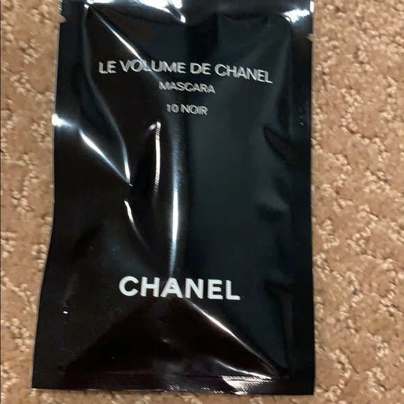 Chanel Sample Bag and Mascara 10 Noir - Picture 2 of 4
